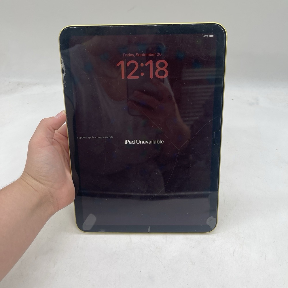 Apple iPad 10th Gen A2696 64GB Wi-Fi Only Yellow For Parts Minor Cracked Screen